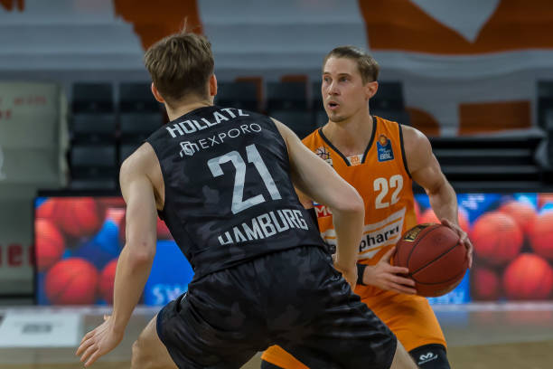 星完成转会 星完成转会