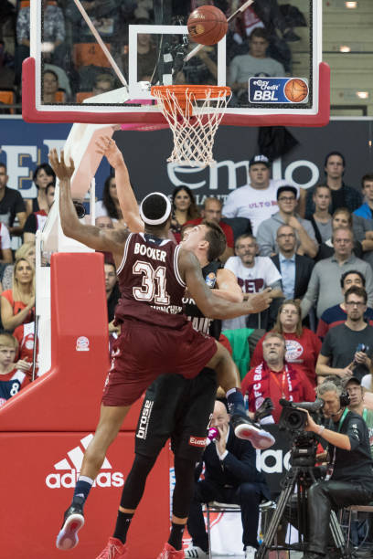 让队员在高 让队员在高